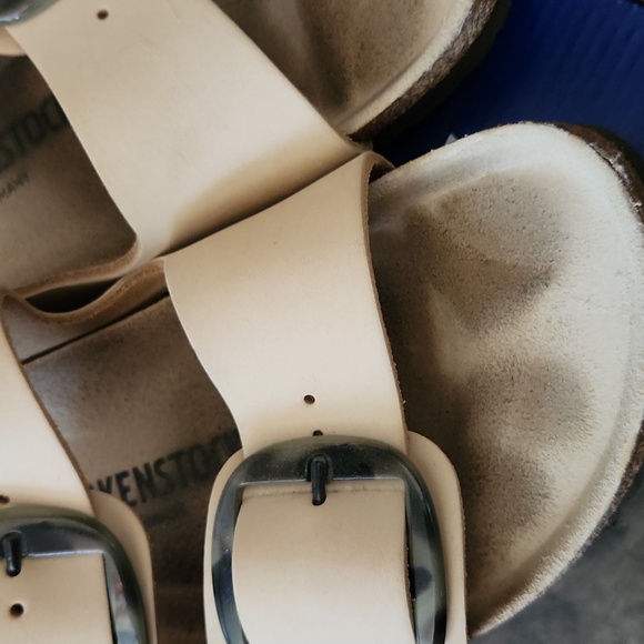 Arizona Big Buckle Nubuck Leather Almond – Mackinac Birkenstock - Picture 3 of 5